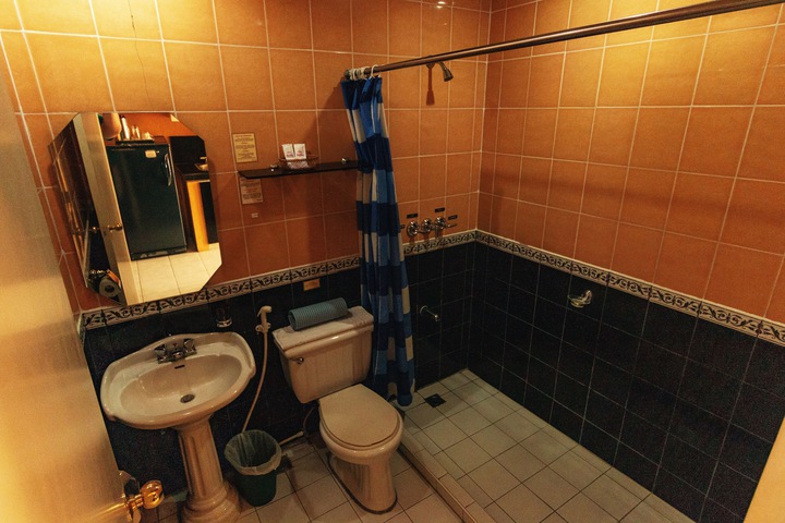 Room 85 of 90