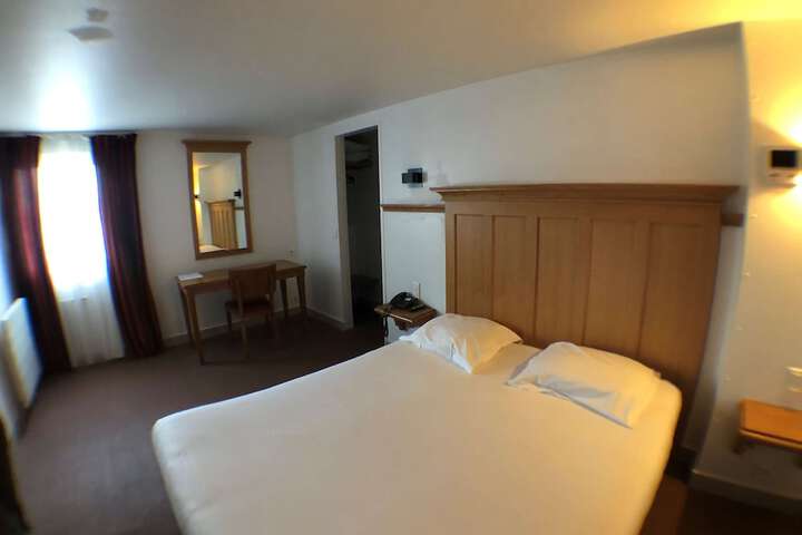Room 20 of 95