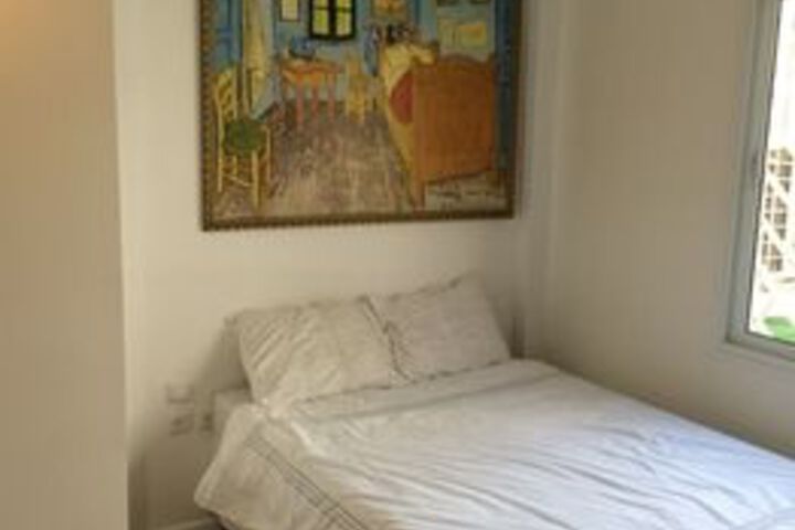 Room 26 of 81