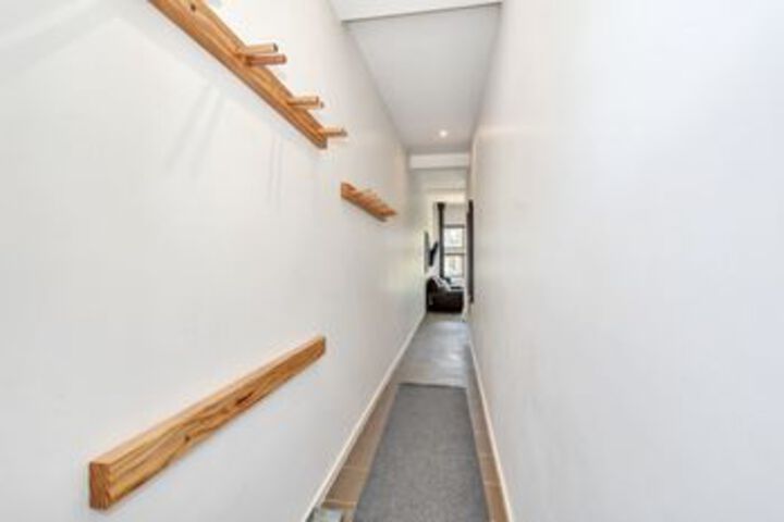 Room 6 of 14