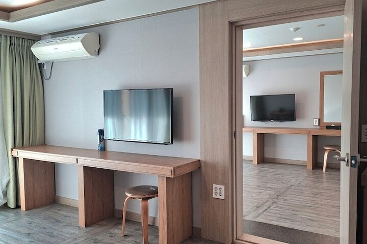 Room 14 of 61