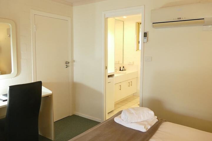 Room 16 of 75
