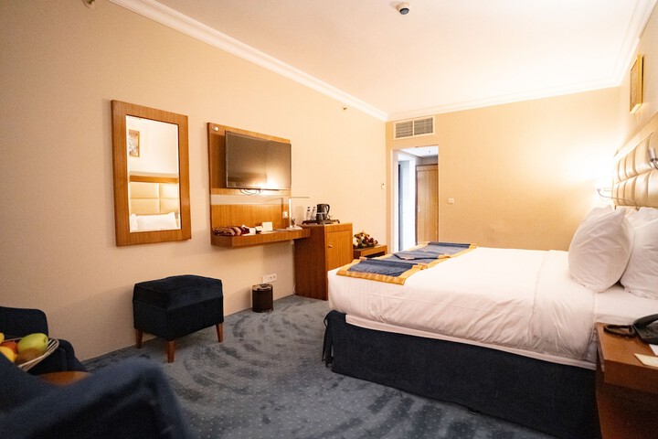 Room 26 of 54