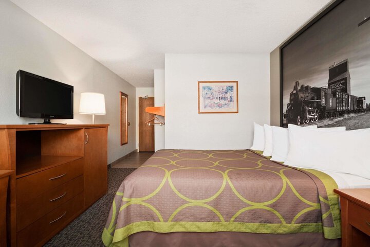 Room 6 of 47