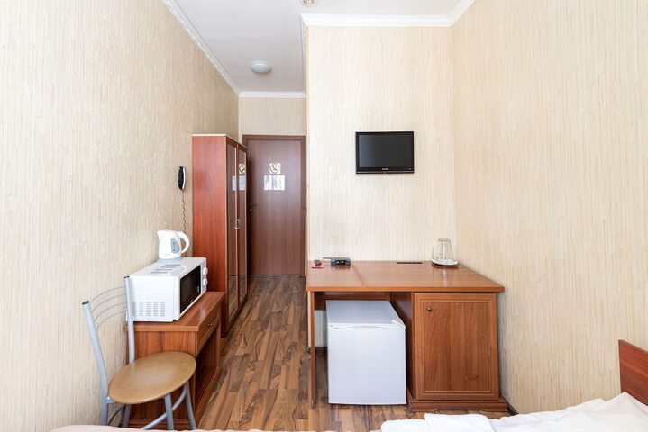 Room 9 of 26