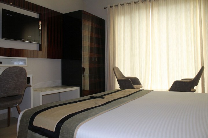 Room 9 of 34