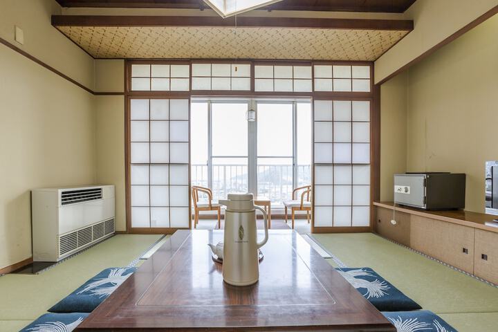 Room 34 of 52