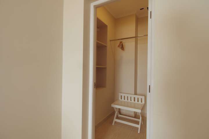 Room 4 of 41