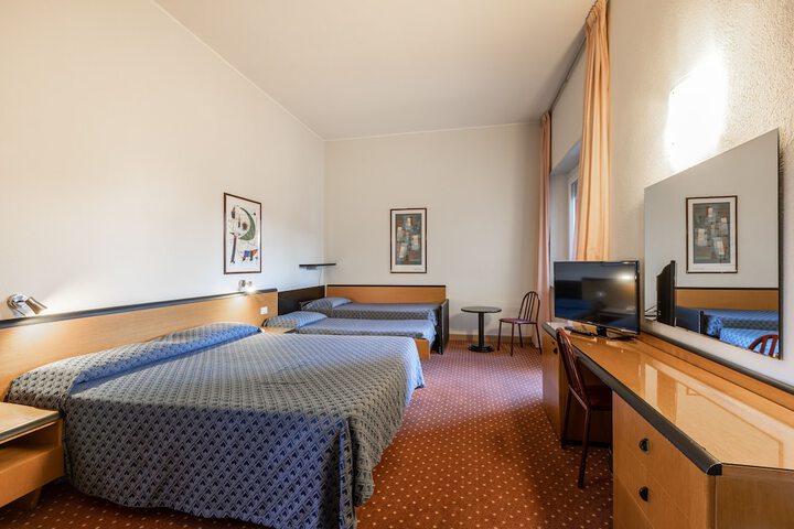 Room 15 of 31
