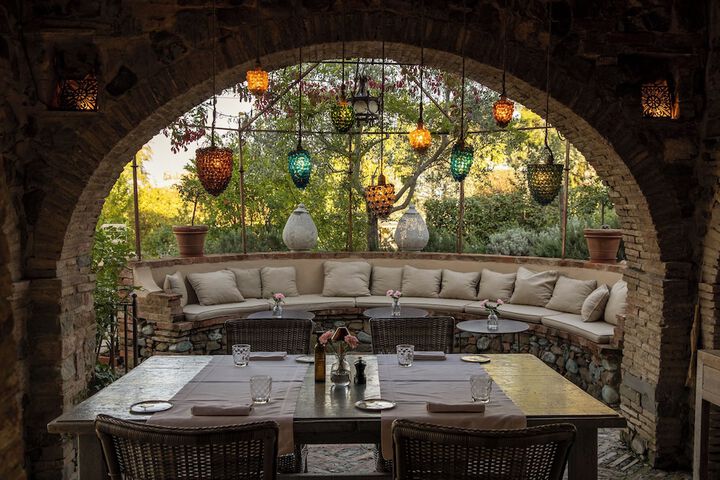 Dining 62 of 103