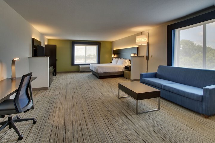 1 King Bed (1 of 37)