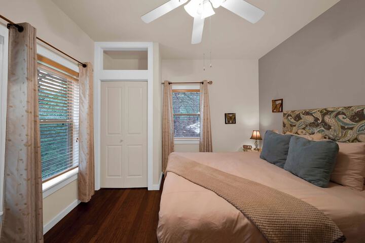 Room 43 of 172