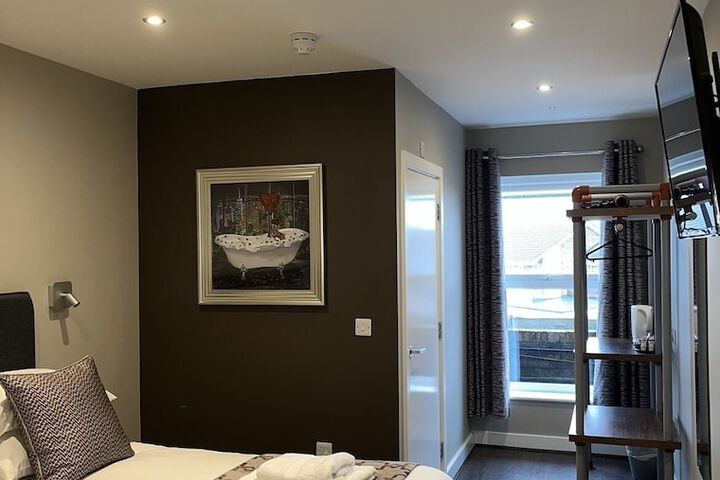 Room 7 of 14