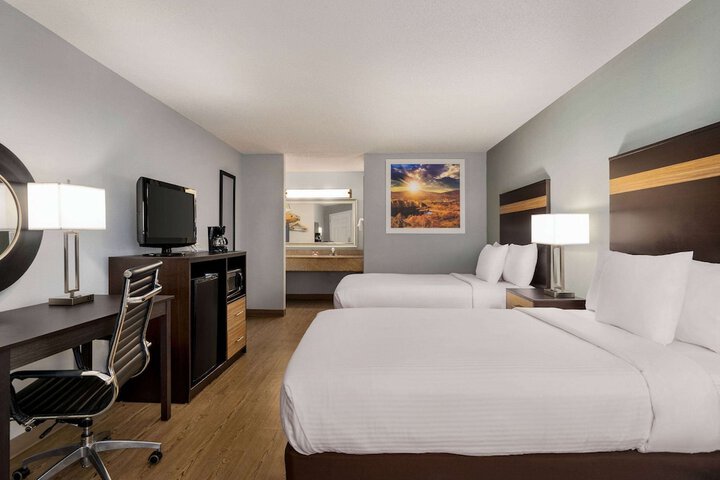 2 Double Beds Mobility Accessible (1 of 9)