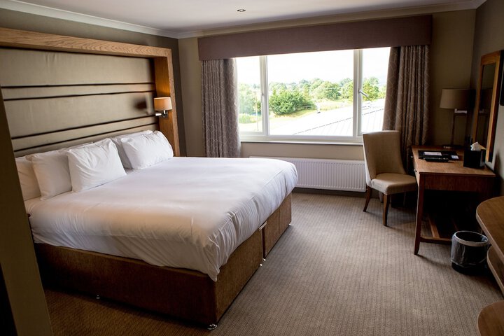Room 3 of 66