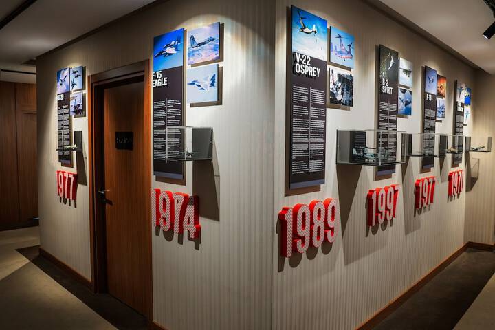 Ballroom/Hall 113 of 122
