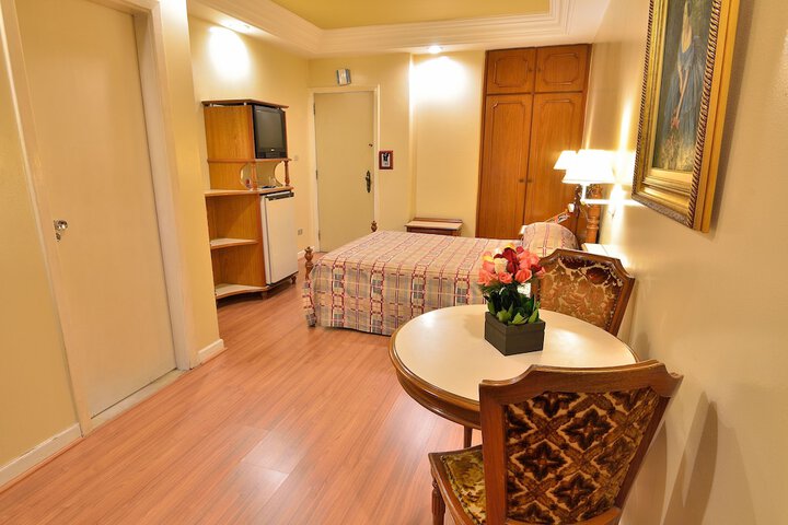 Room 30 of 64