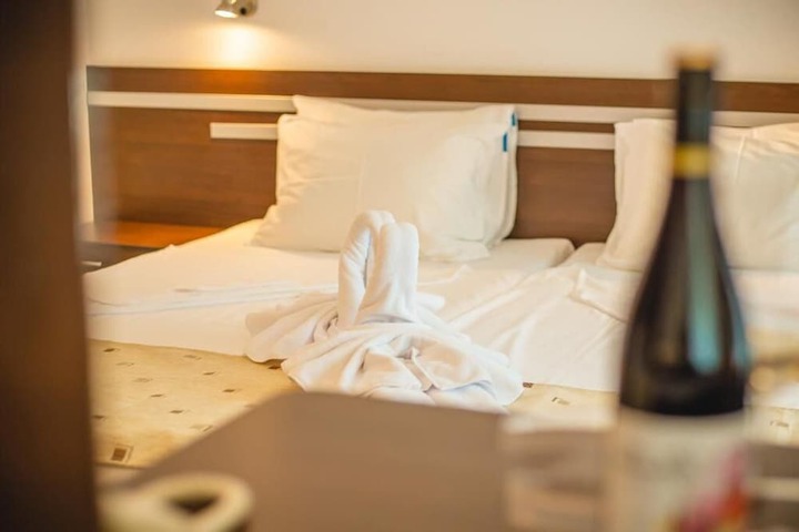 Room 5 of 27