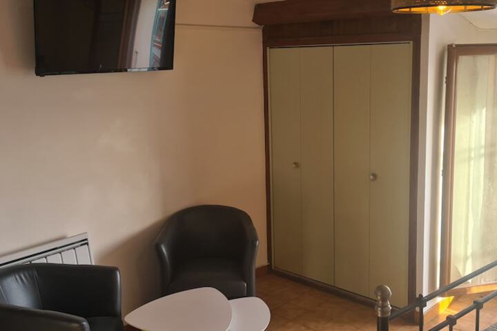Room 40 of 111