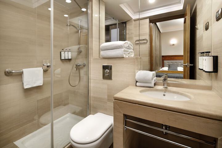 Clean Restrooms