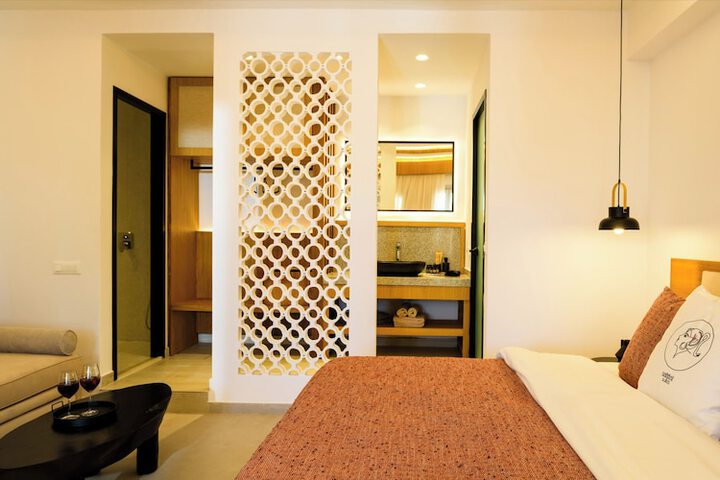 Room 45 of 199