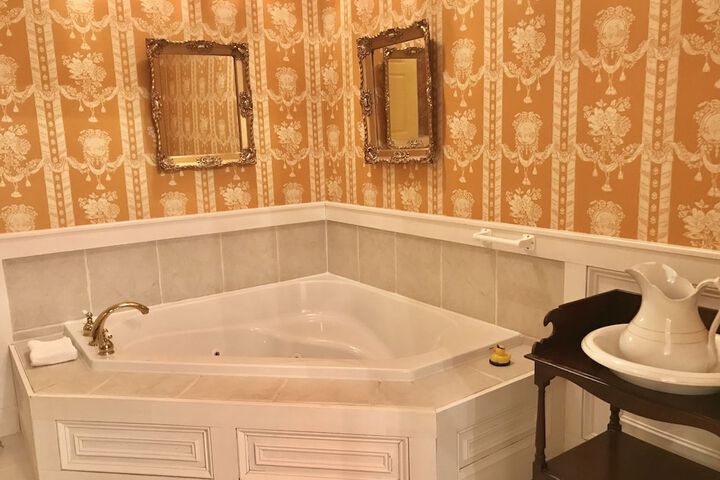 Room 40 of 84