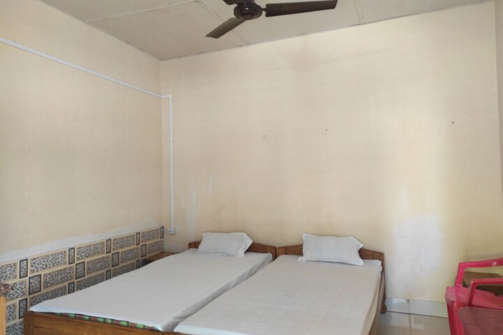 Room 14 of 31