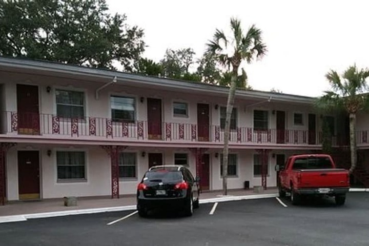 Hotel 11 of 14