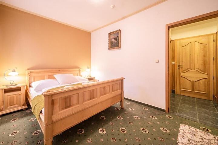 Room 27 of 91