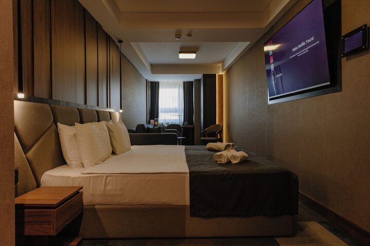 Room 41 of 100