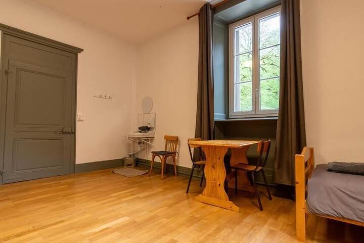 Room 3 of 113