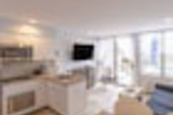Room 374 of 984