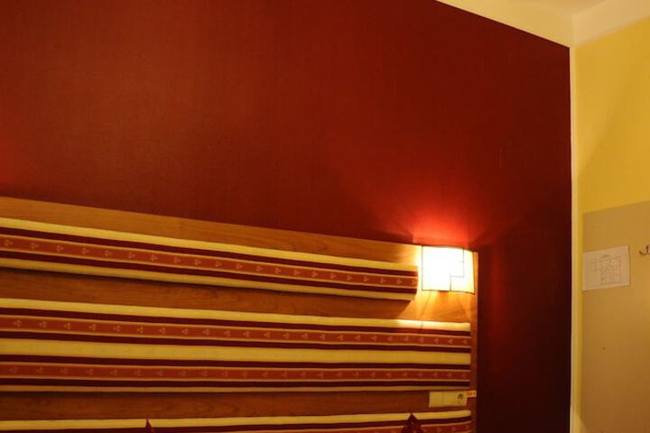 Room 8 of 120