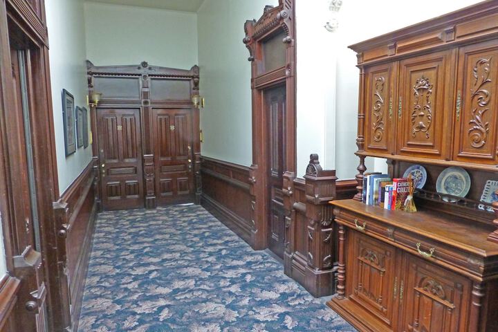 Ballroom/Hall 58 of 66