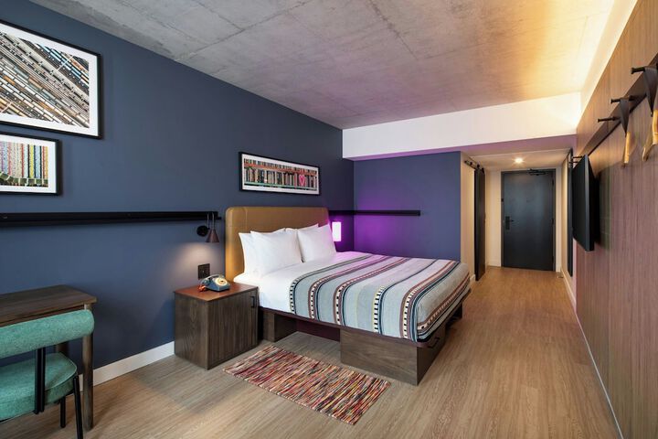 Room 5 of 25
