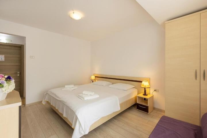 Room 3 of 19