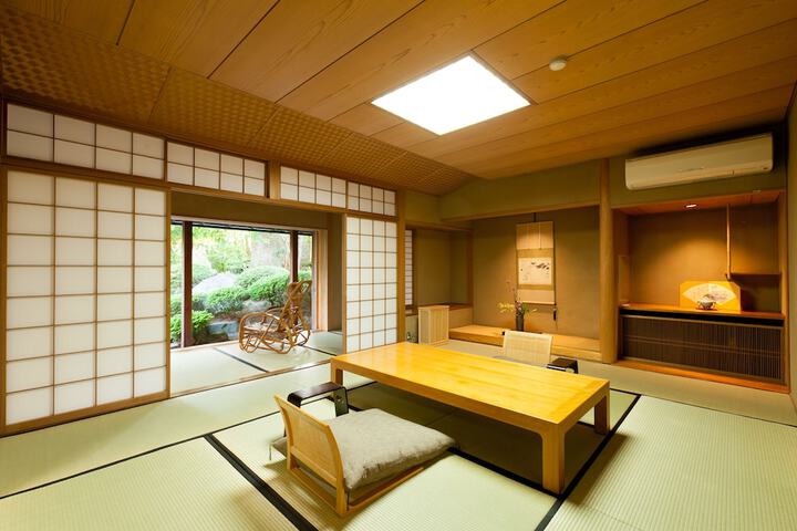 Room 5 of 39