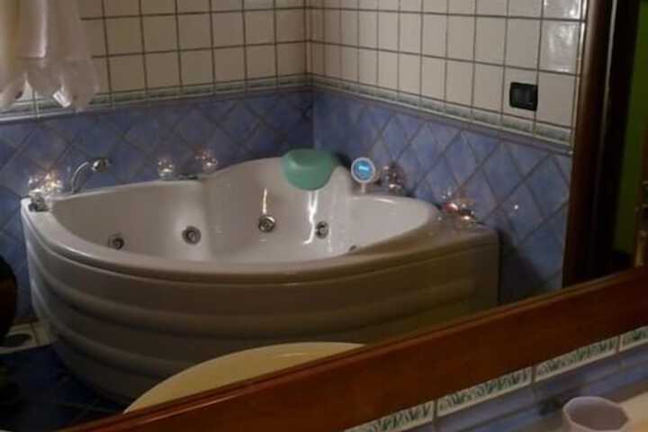 Room 8 of 31