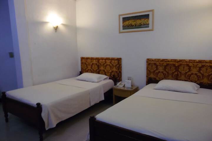 Room 10 of 40