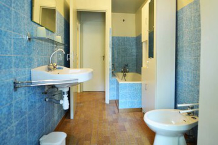 Room 2 of 5
