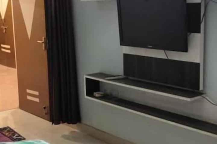 Room 25 of 50