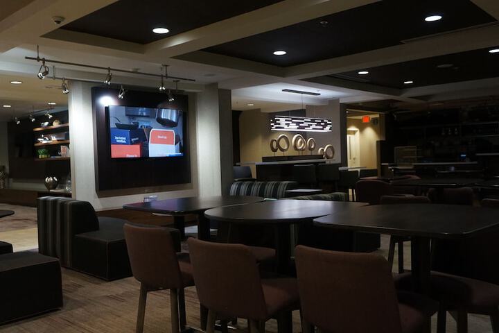 Lobby lounge