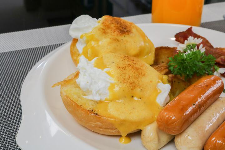 Breakfast/Coffee Service 132 of 144