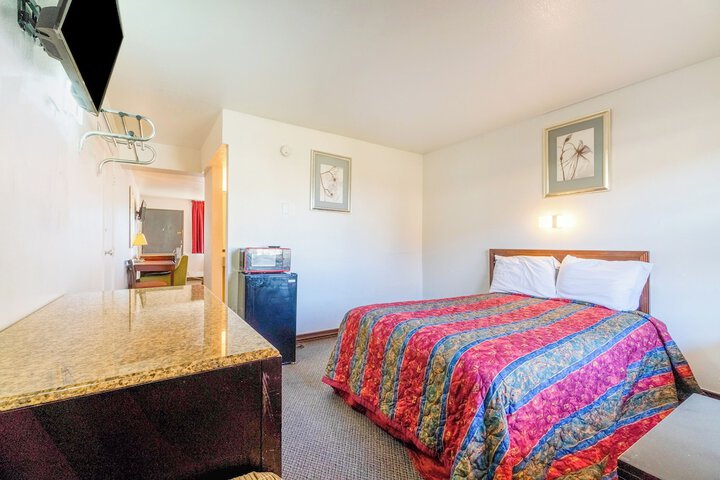Room 15 of 124
