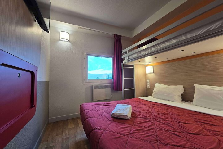 Room 21 of 50