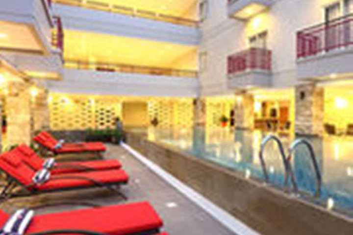 Pool Hotel