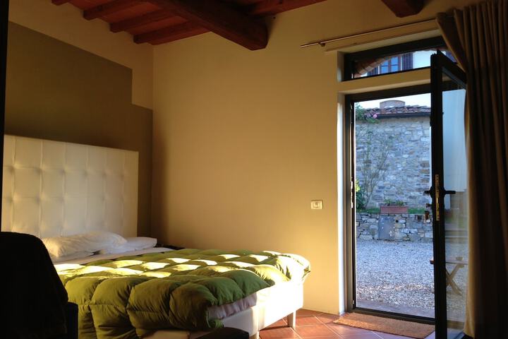 Room 25 of 63