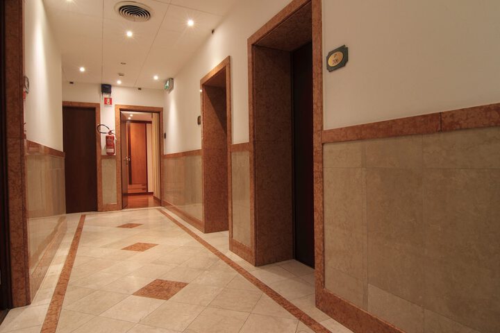Ballroom/Hall 55 of 72