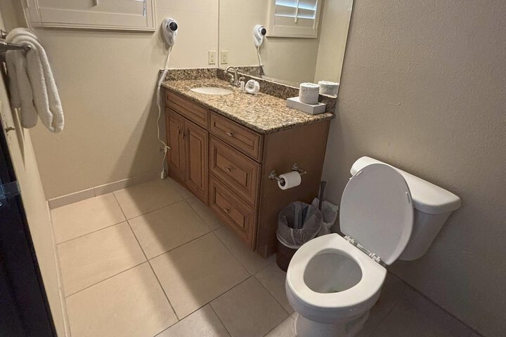 Room 18 of 32