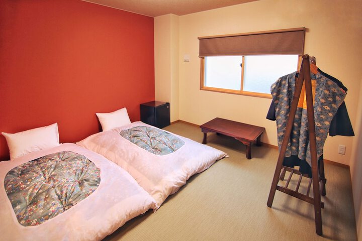 Room 8 of 85